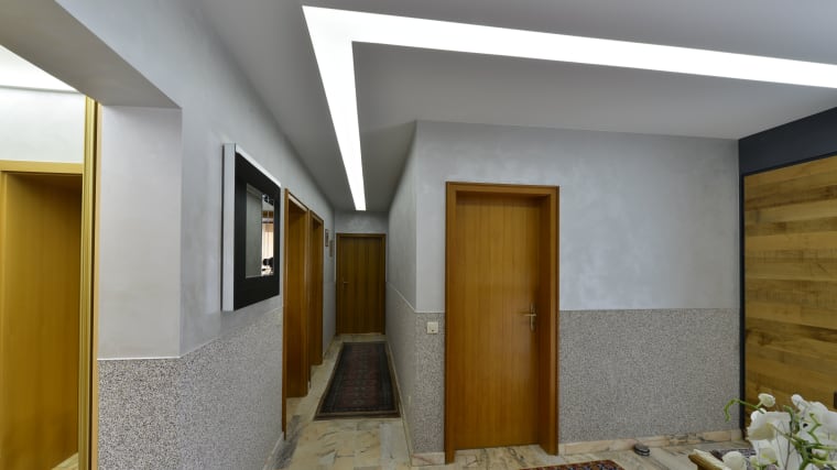Referenzen privater Flur Eingangsbereich mit Beleuchtung